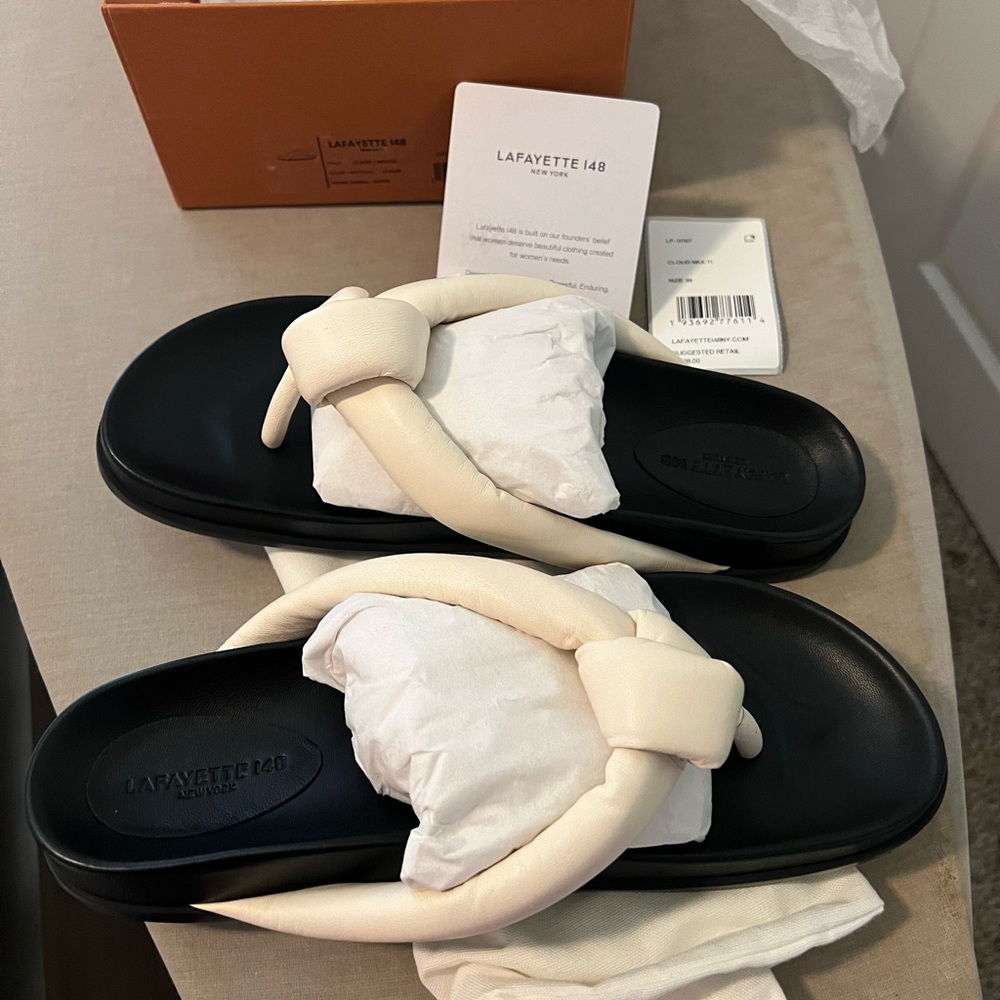 Lafayette 148 New York Bristol thong sandals size 39